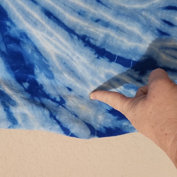 Love & Pineapples Blue Tie-Dye Graphic T-Shirt Make Some Waves Medium Cotton - Picture 4 of 9